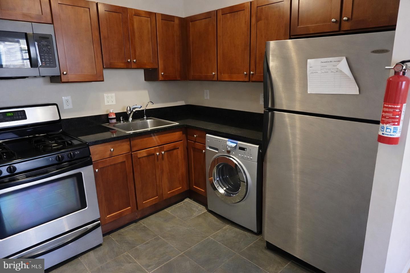 3101 Naylor Rd Se #304 Property Photo 11