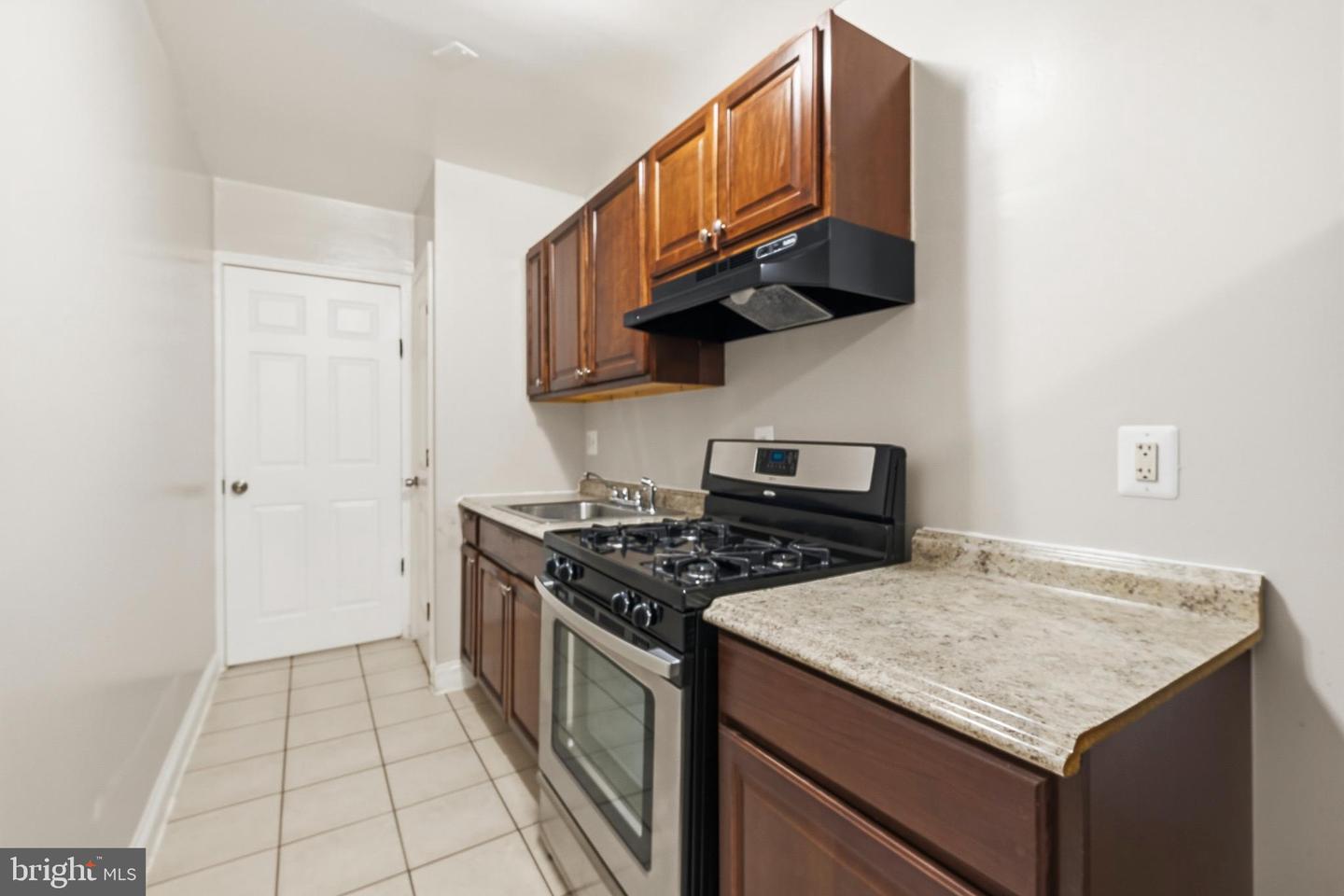 2808 Buena Vista Ter Se Property Photo 5