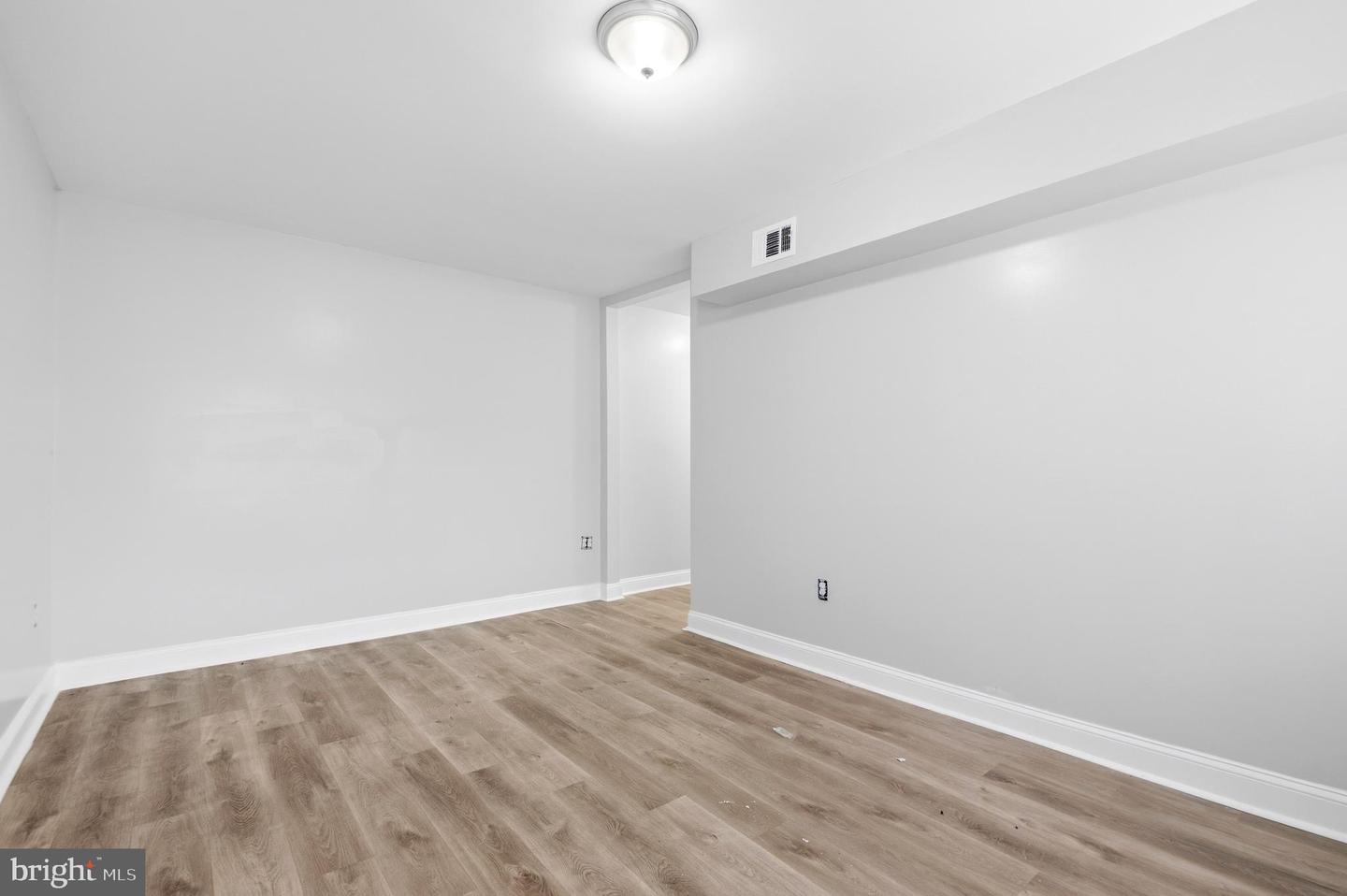 4633 Hillside Rd Se Property Photo 6