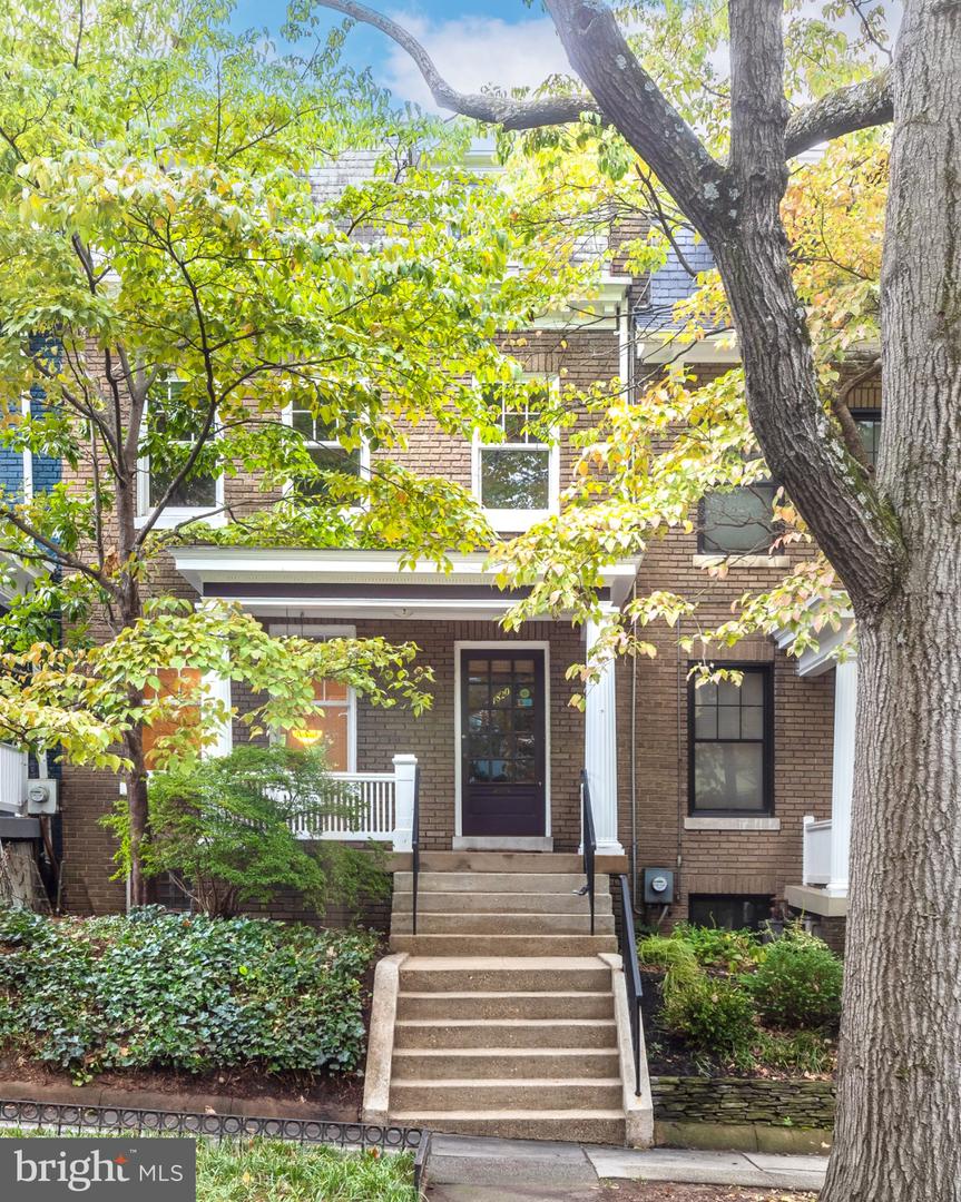 1820 Kenyon St Nw Property Photo 1