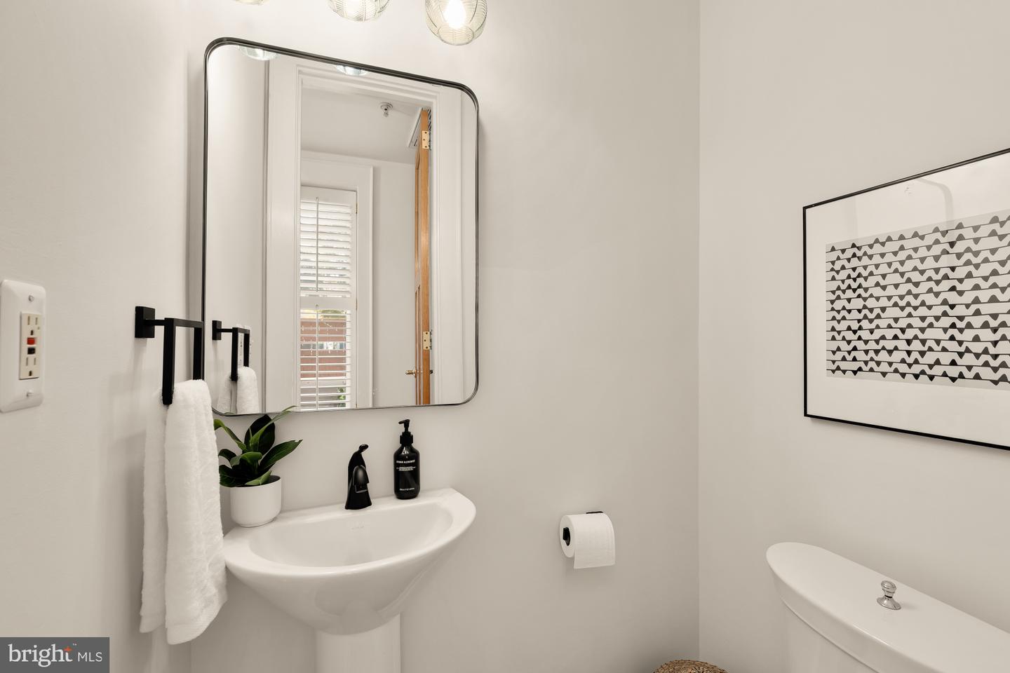 1314 Kenyon St Nw Property Photo 10