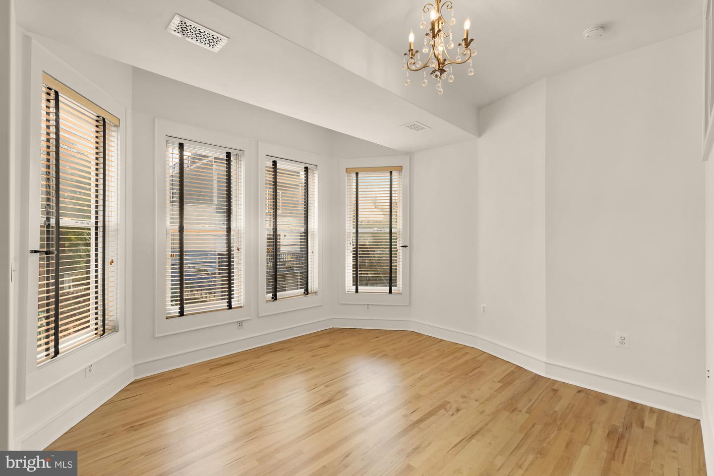 1314 Kenyon St Nw Property Photo 31