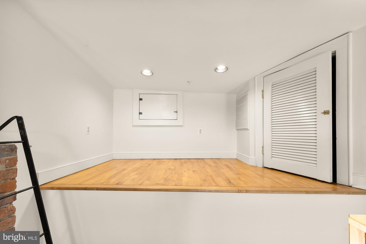 1314 Kenyon St Nw Property Photo 42