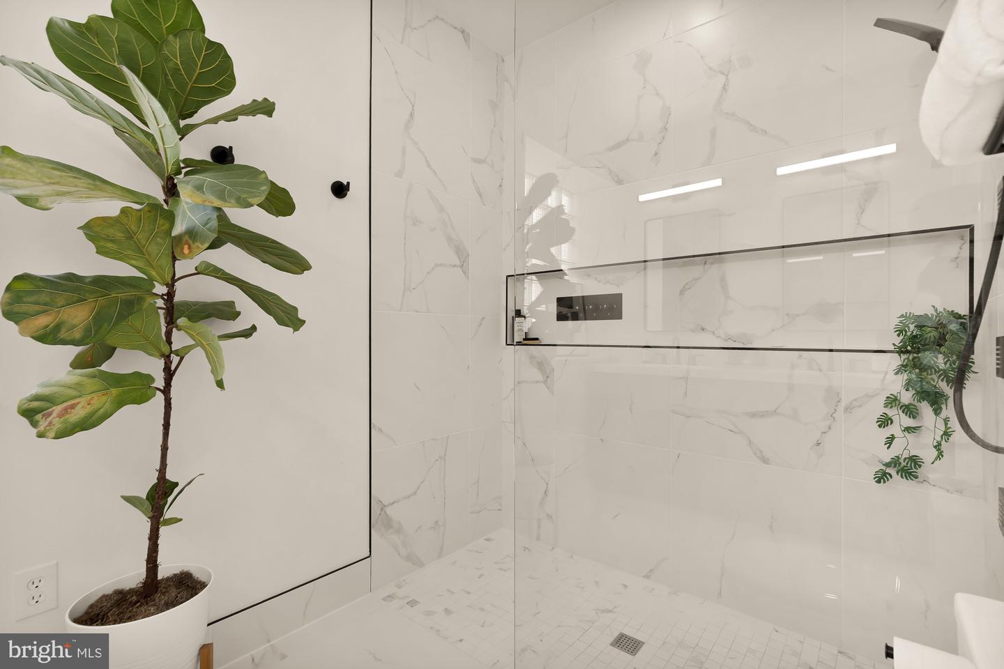 1314 Kenyon St Nw Property Photo 45