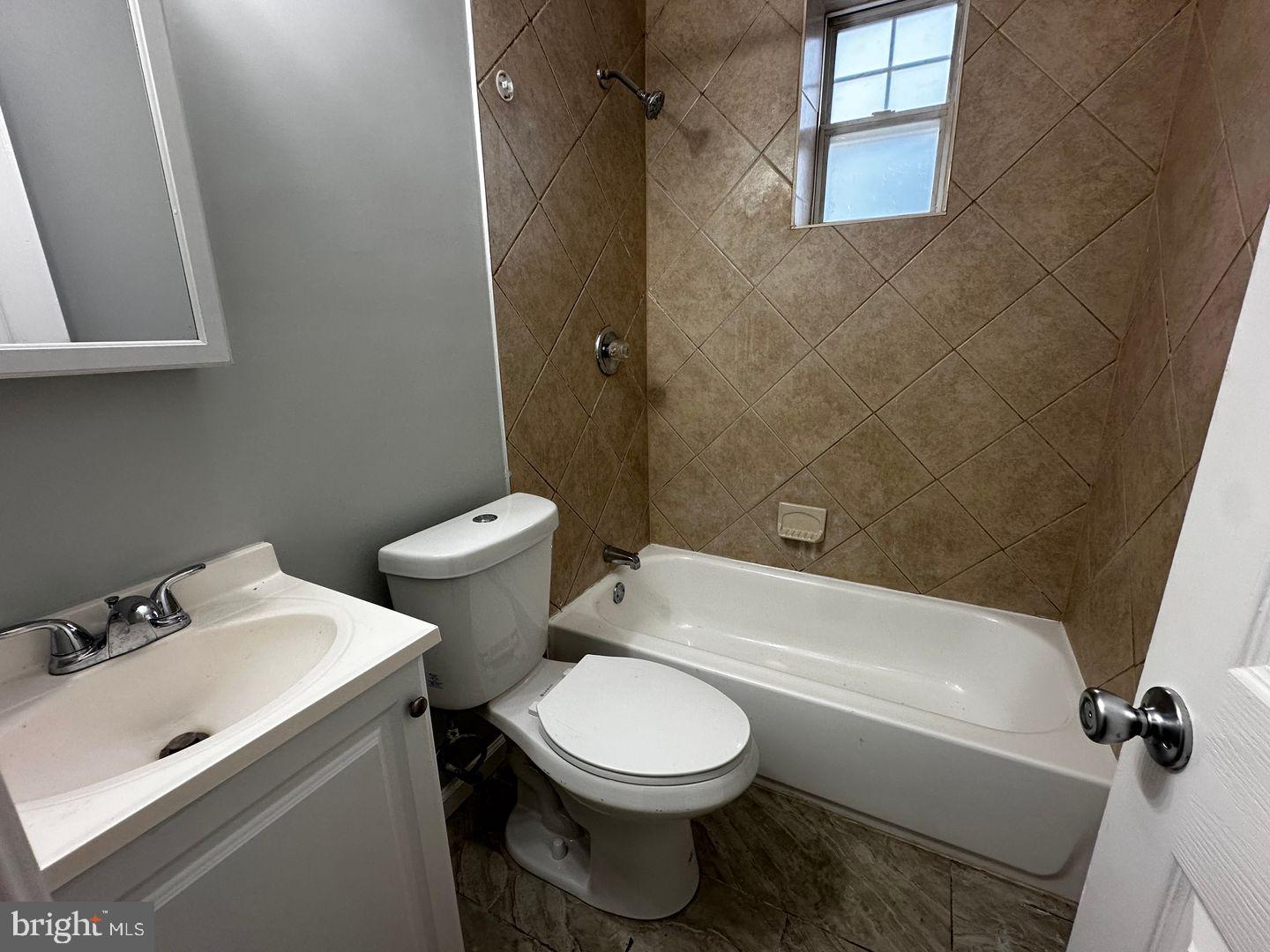 4632 Hillside Rd Se Property Photo 6