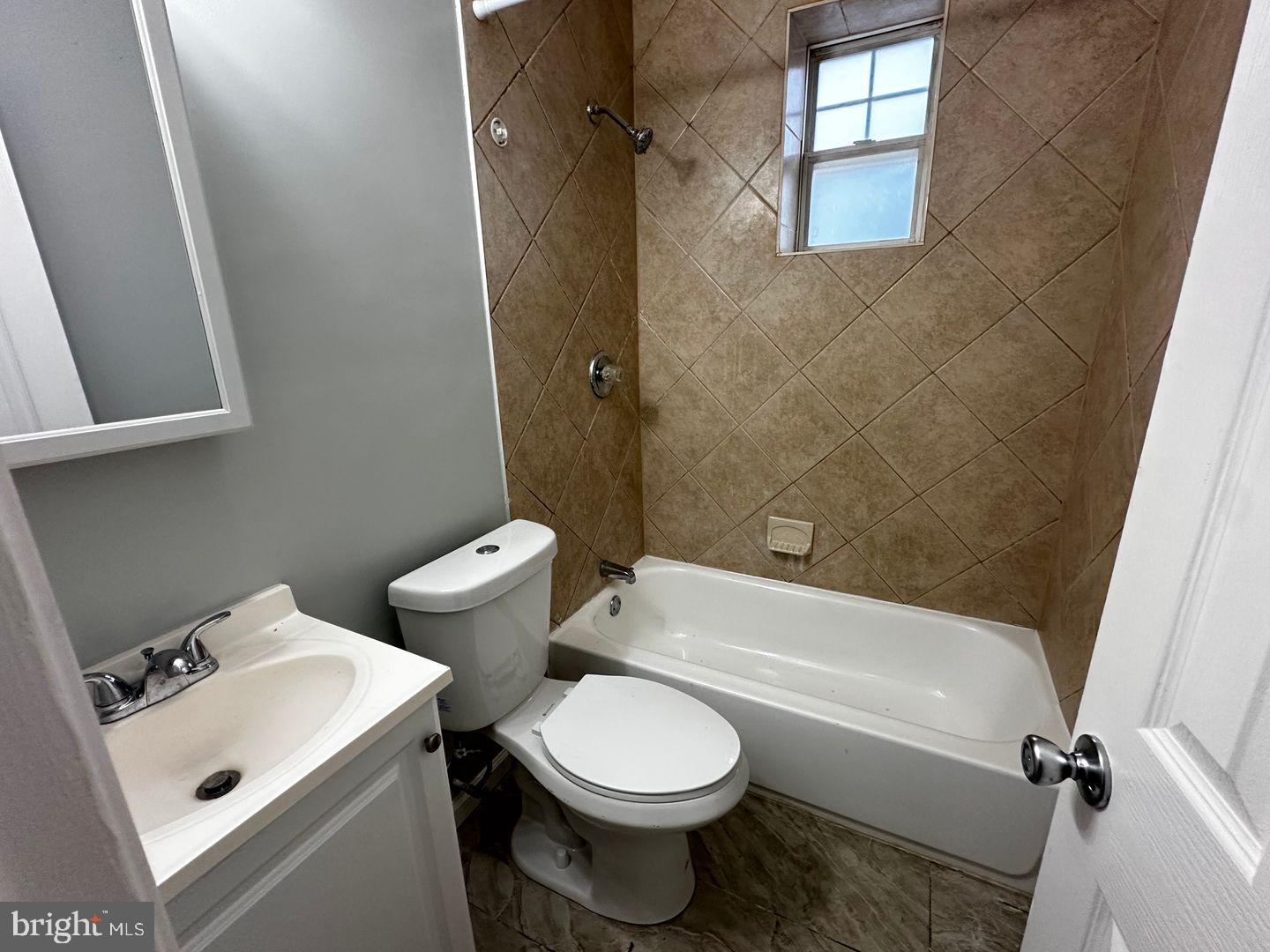 4632 Hillside Rd Se Property Photo 7