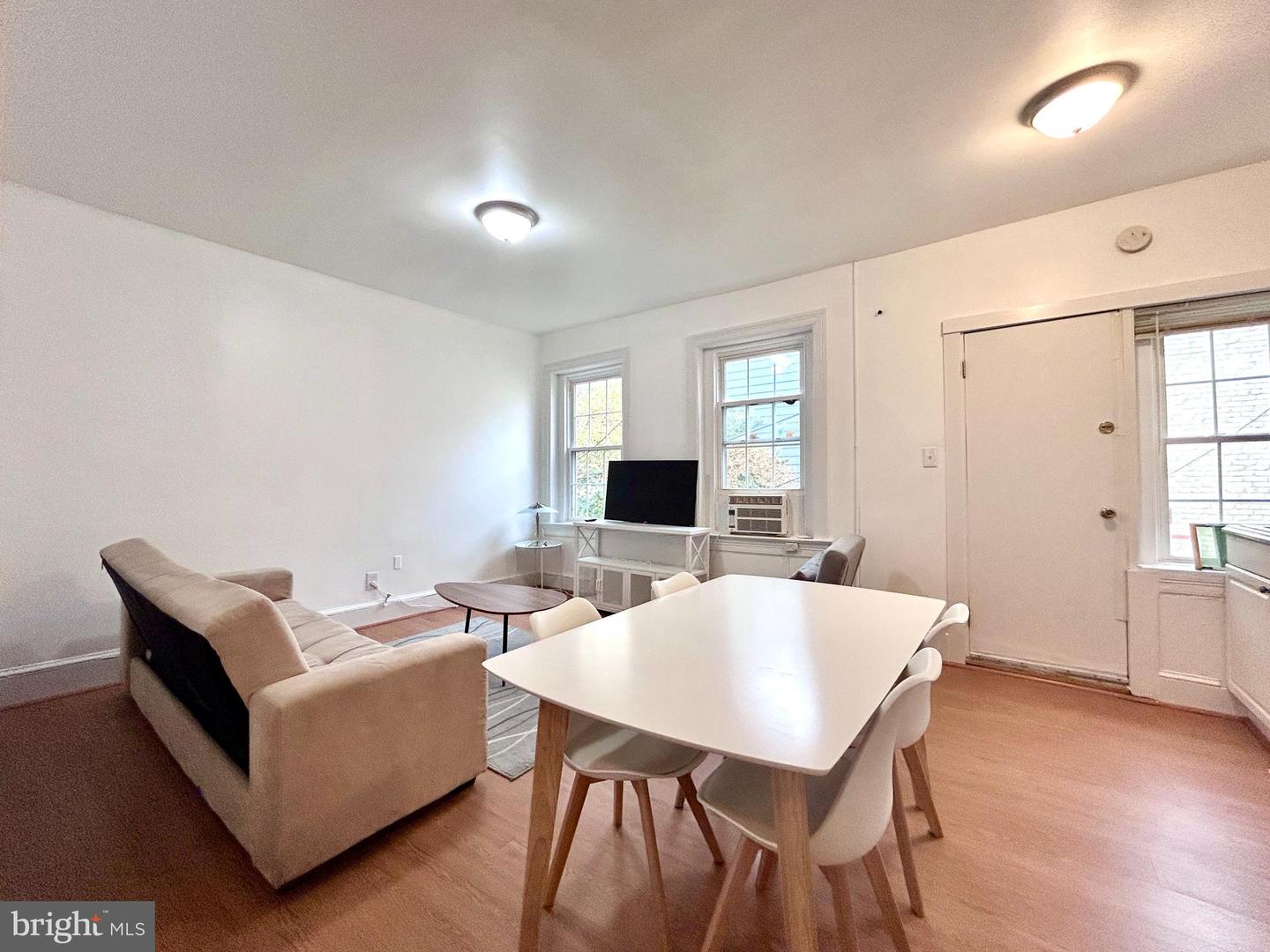 1544 Independence Ave Se #3 Property Photo 3