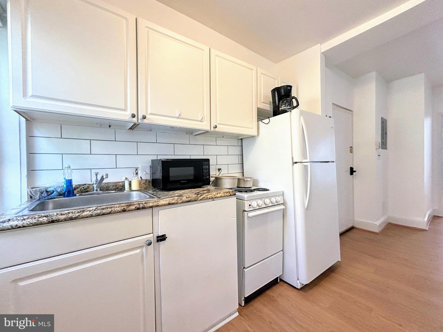 1544 Independence Ave Se #3 Property Photo 4