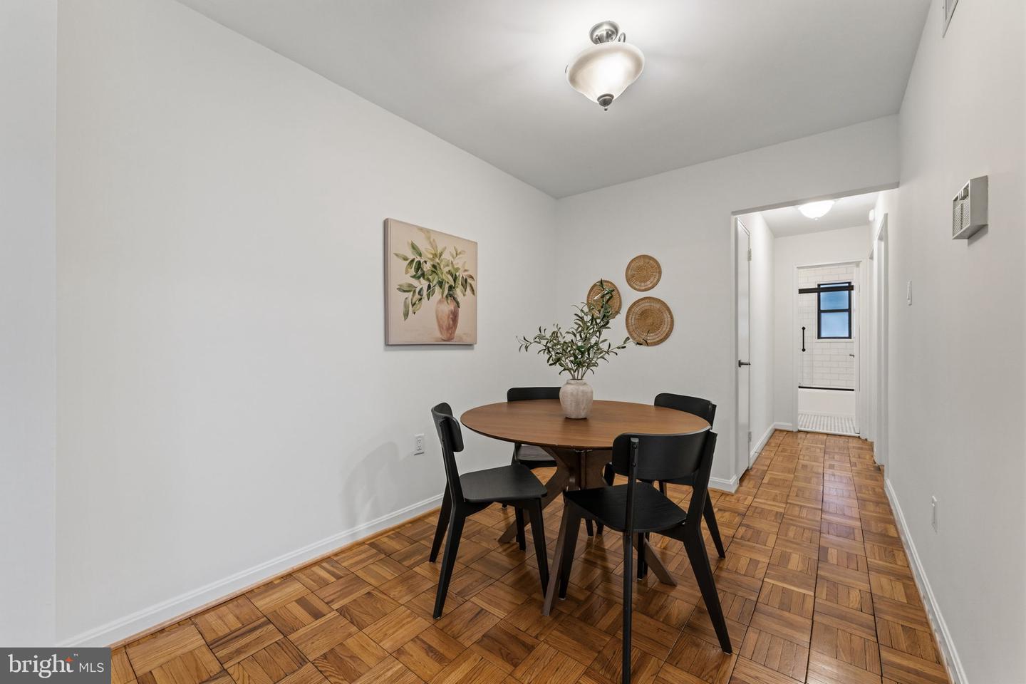 3825 Davis Pl Nw #102 Property Photo 6