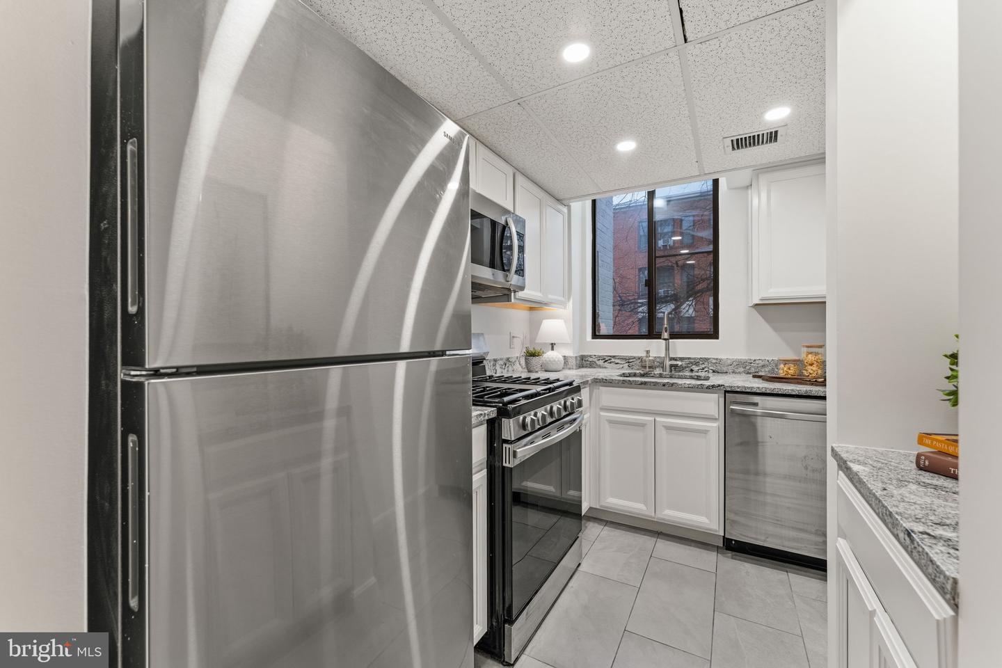 3825 Davis Pl Nw #102 Property Photo 8