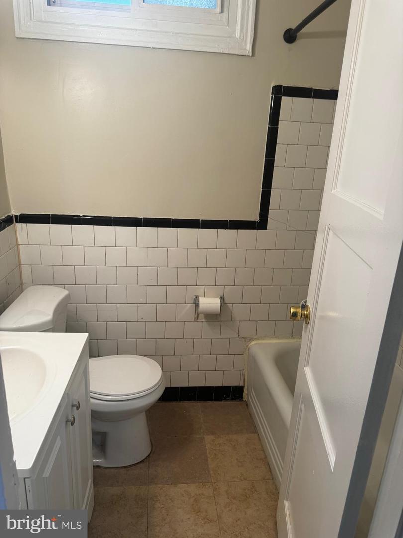 1235 Holbrook Ter Ne Property Photo 12