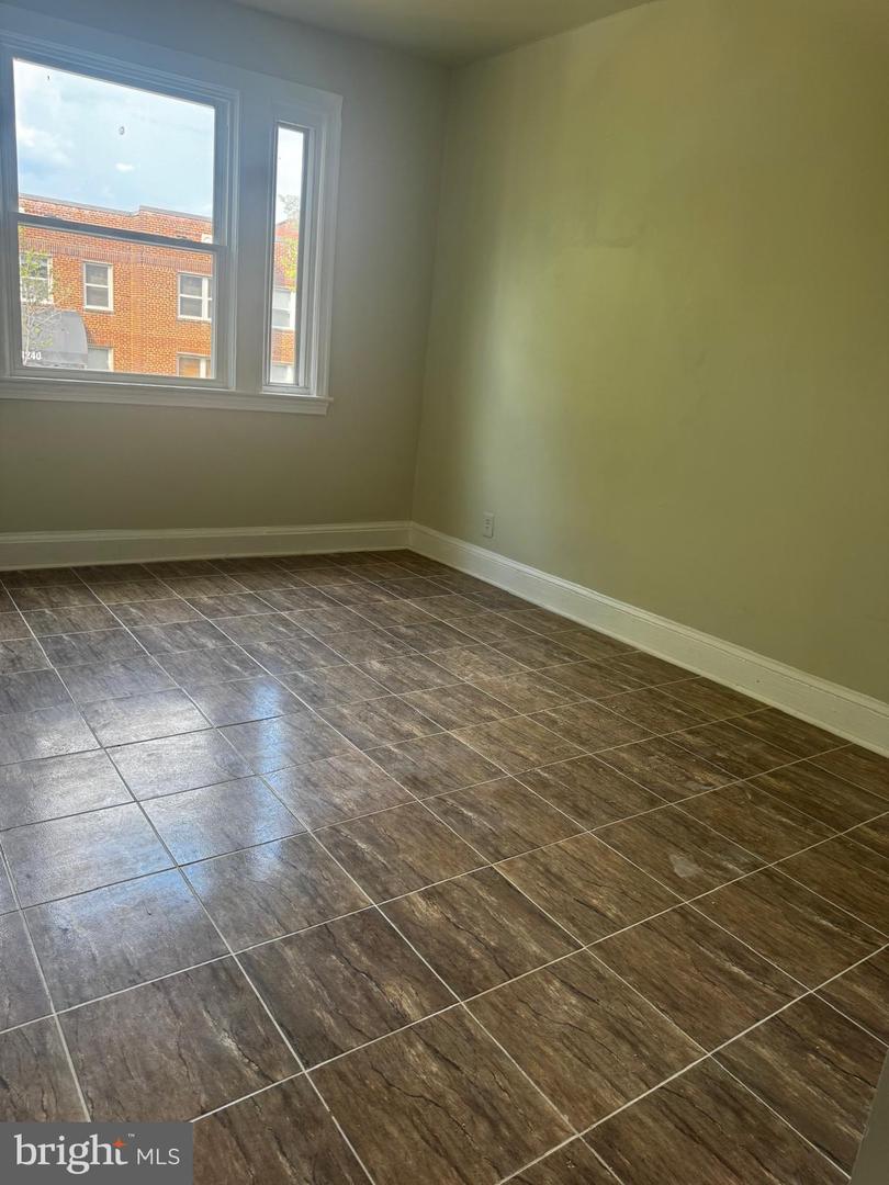1235 Holbrook Ter Ne Property Photo 18