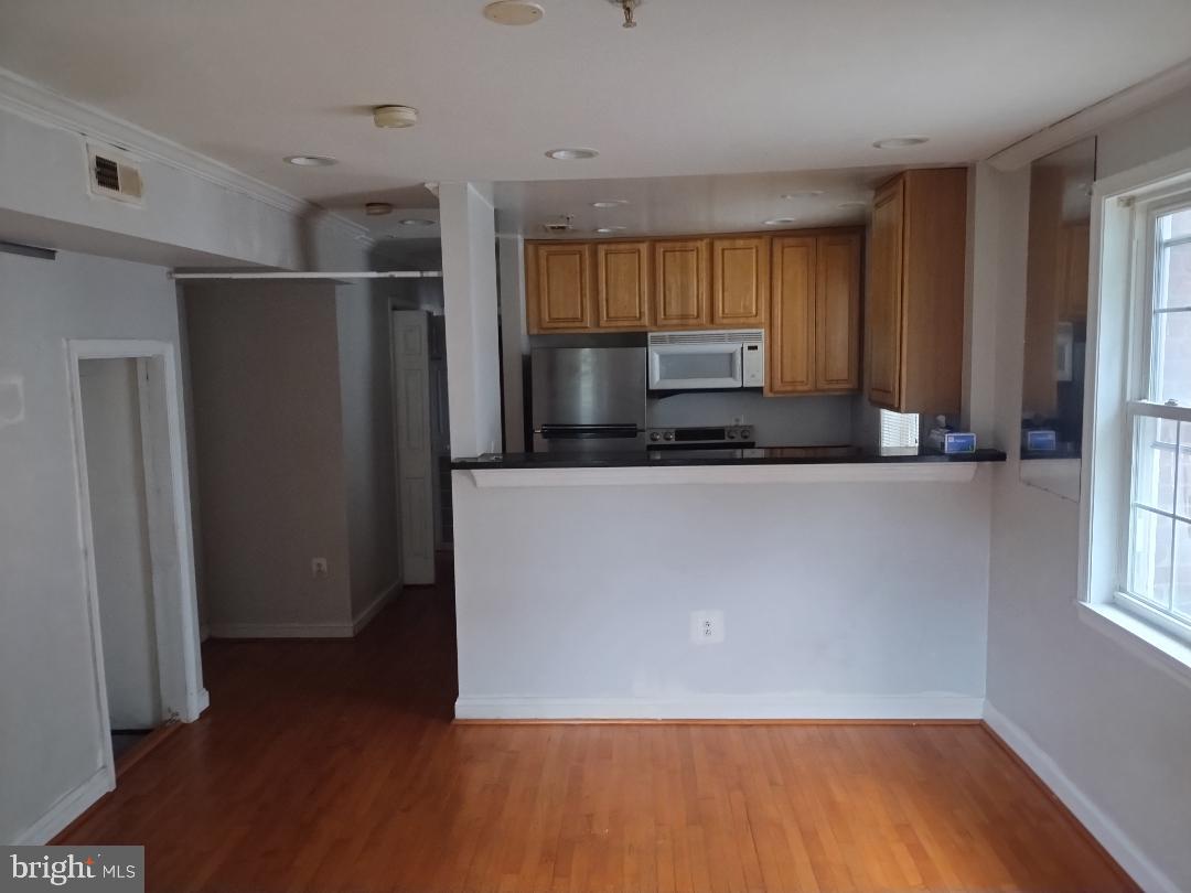 4202 Grant St Ne #202 Property Photo 3