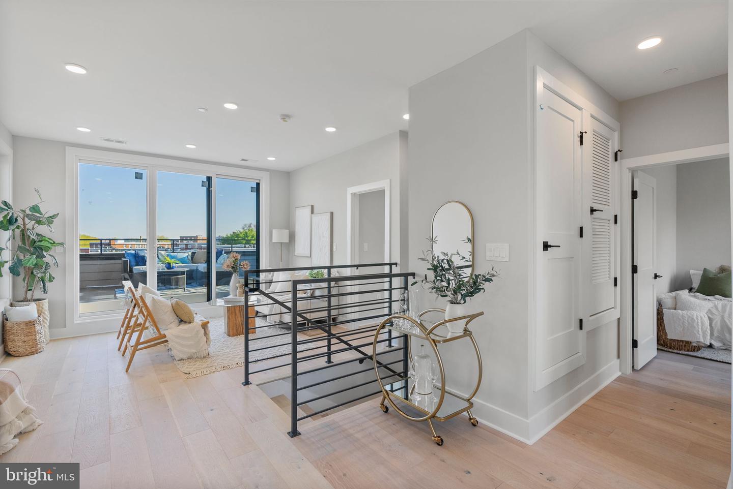 2019 M St Ne #ph9 Property Photo 3