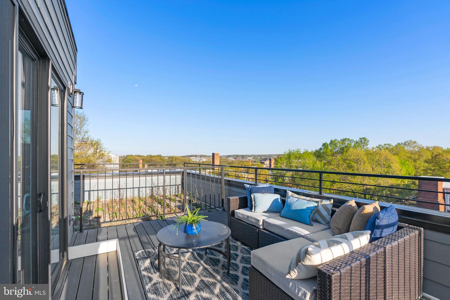 2019 M St Ne #ph9 Property Photo 7
