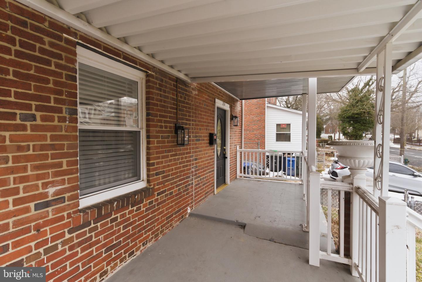 716 Croissant Pl Se Property Photo 3