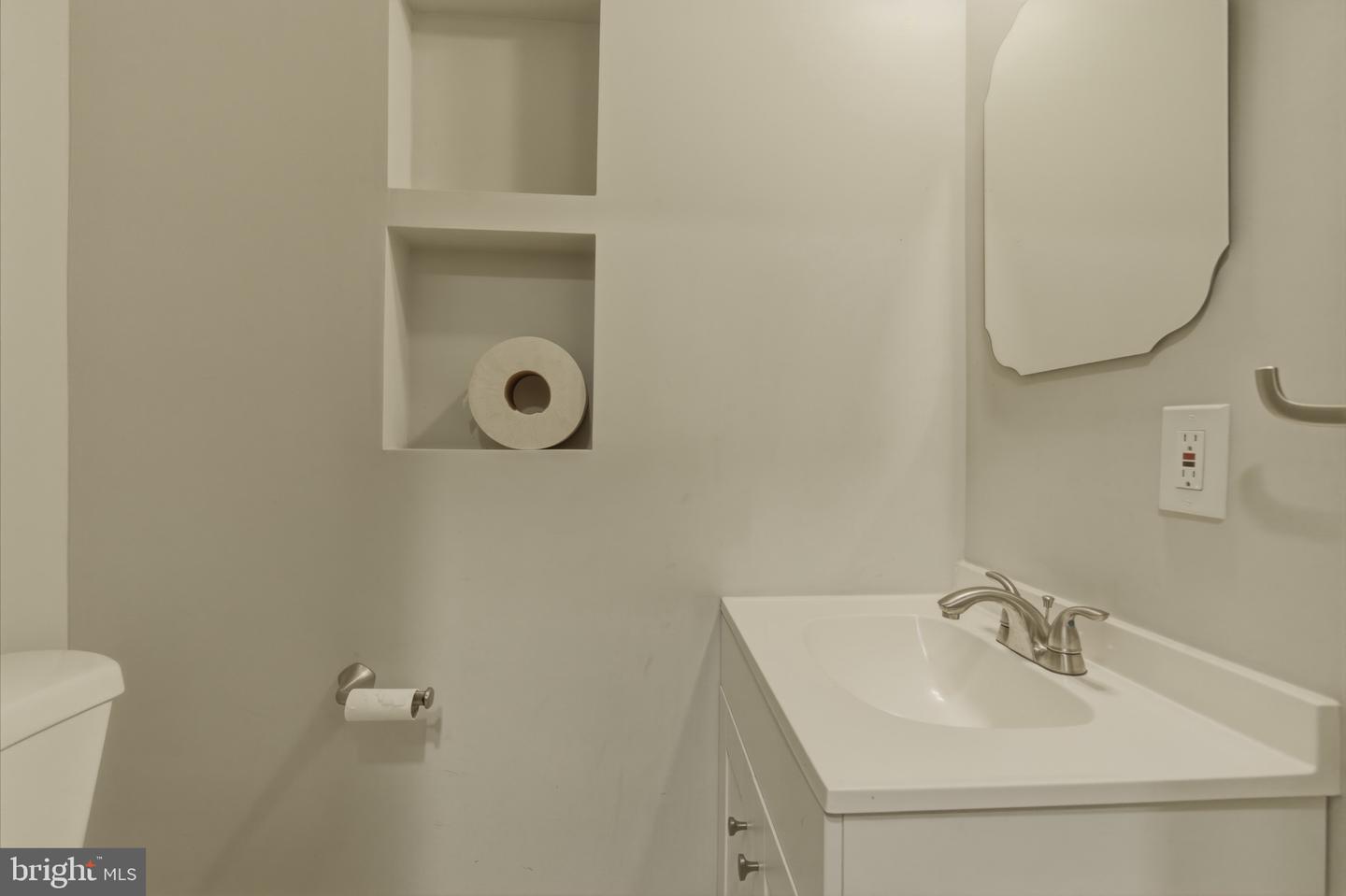 716 Croissant Pl Se Property Photo 14