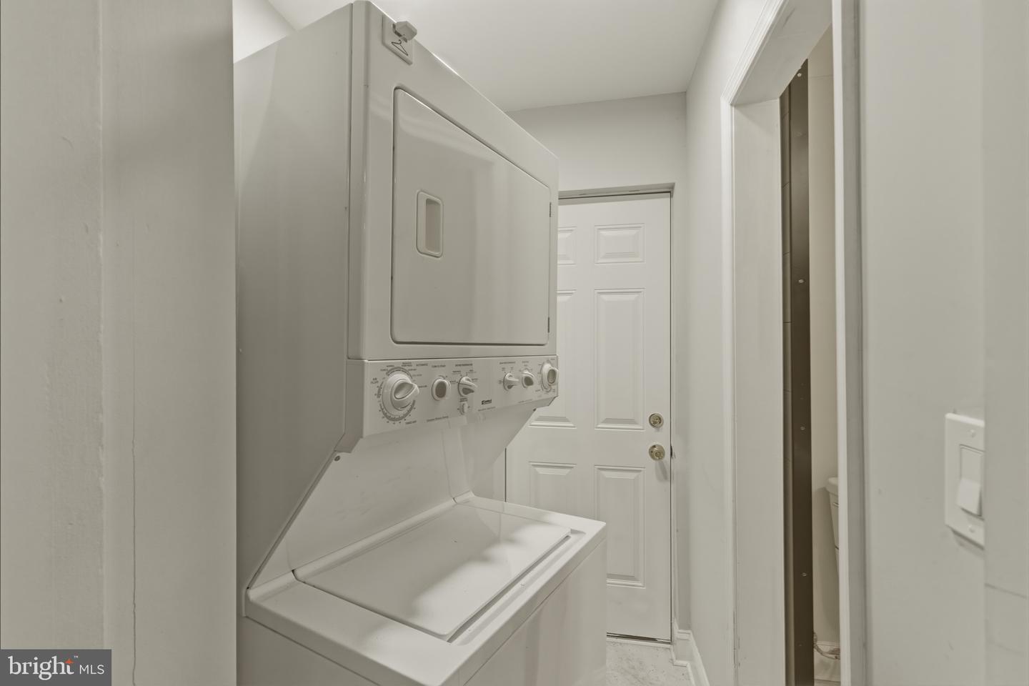 716 Croissant Pl Se Property Photo 20