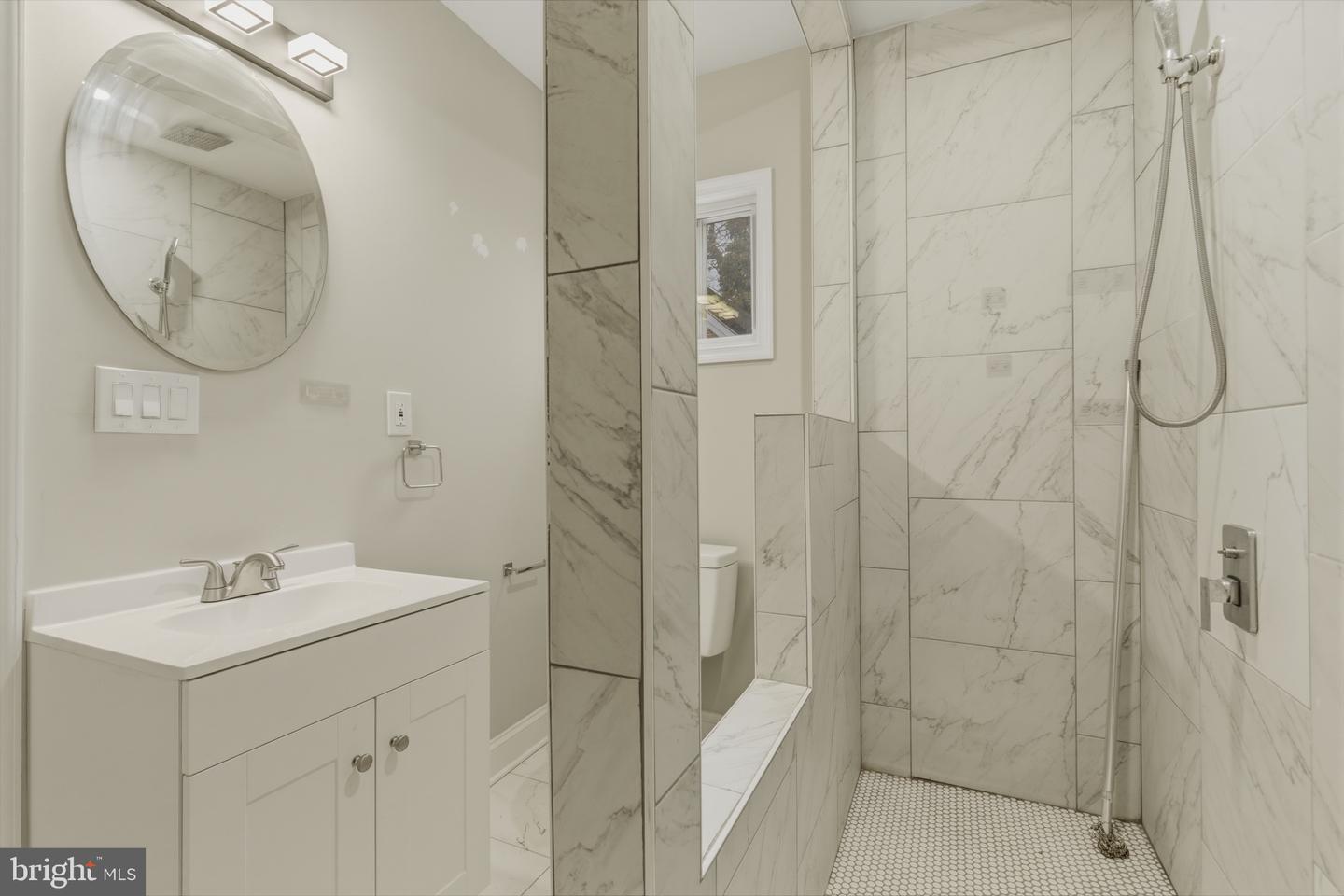 716 Croissant Pl Se Property Photo 28