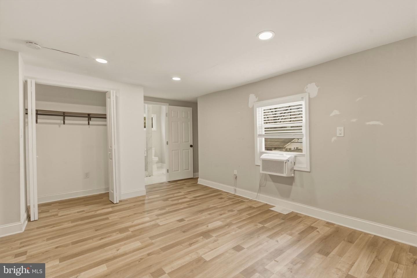 716 Croissant Pl Se Property Photo 32