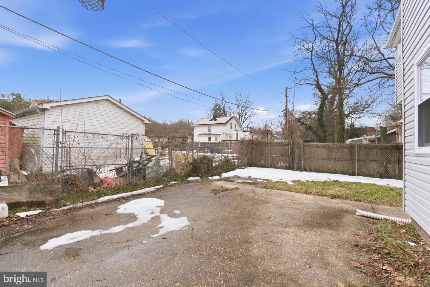 716 Croissant Pl Se Property Photo 35