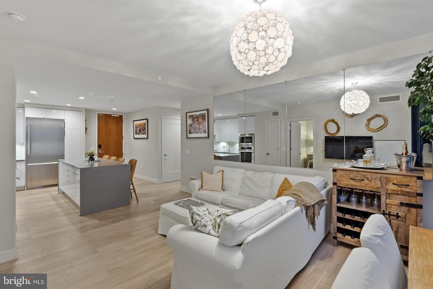 45 Sutton Sq Sw #403 Property Photo 8