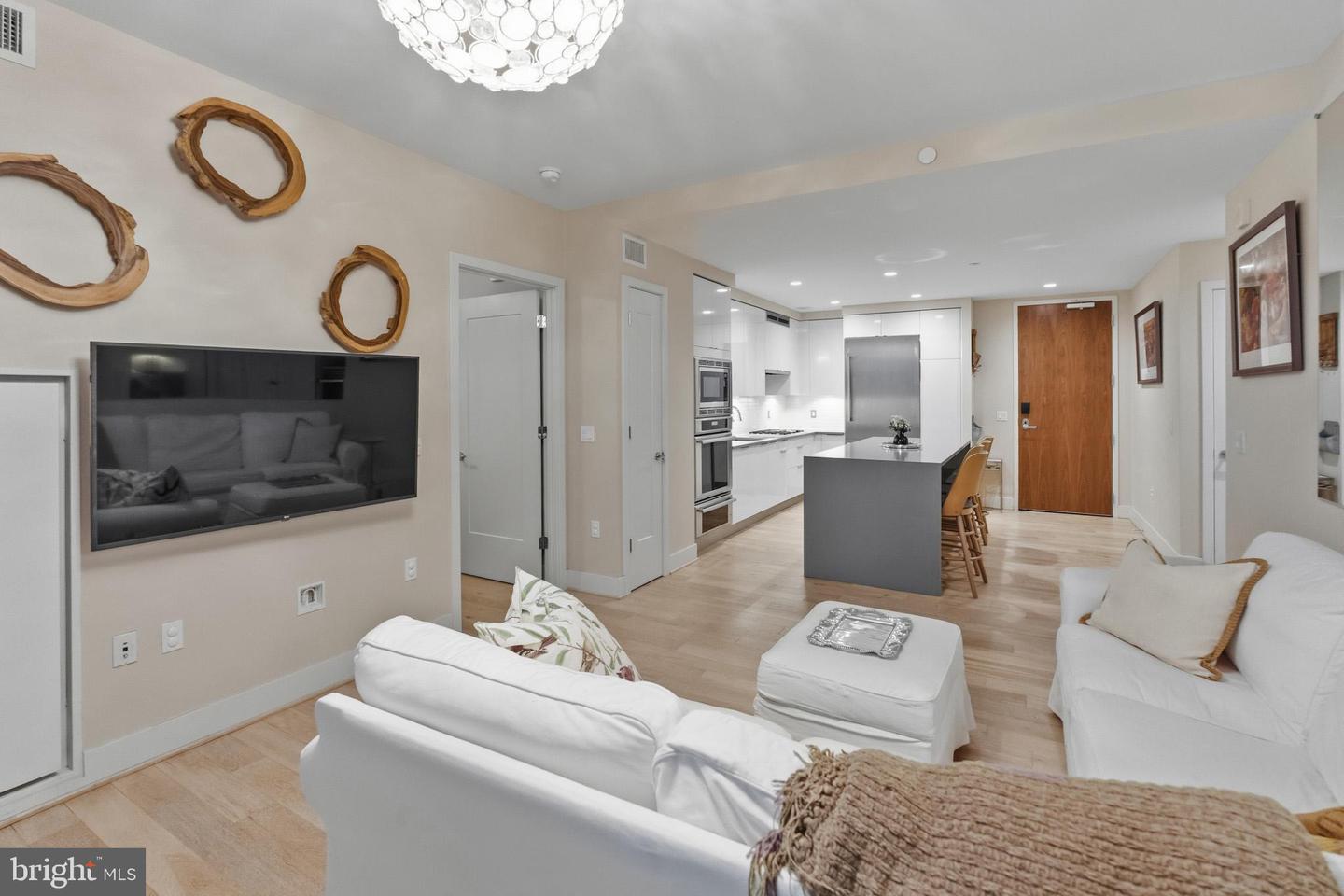 45 Sutton Sq Sw #403 Property Photo 11