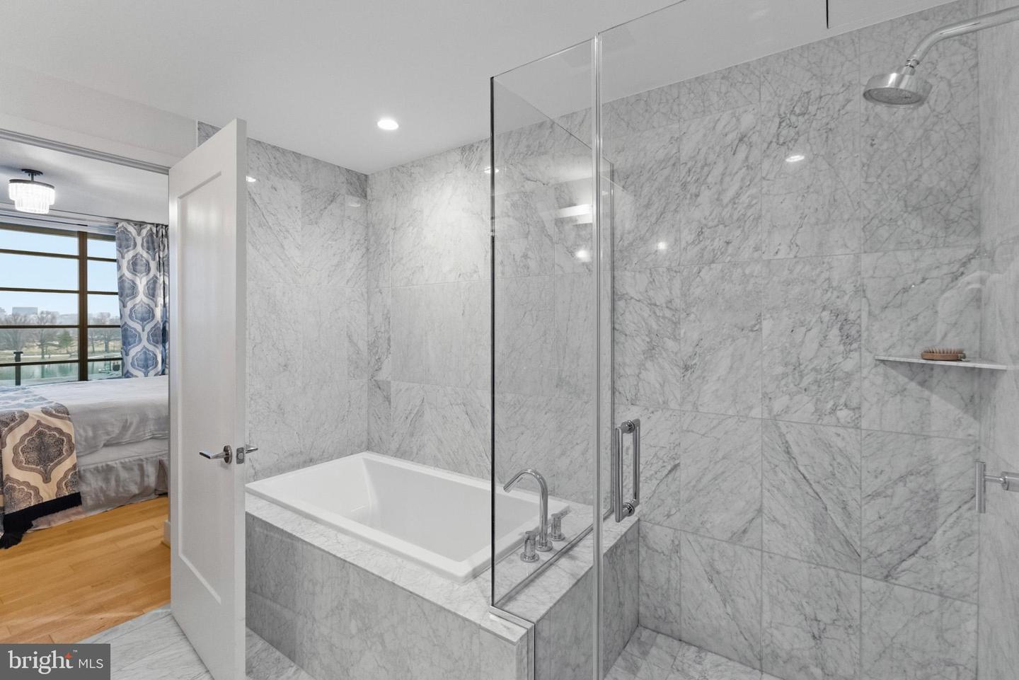 45 Sutton Sq Sw #403 Property Photo 18