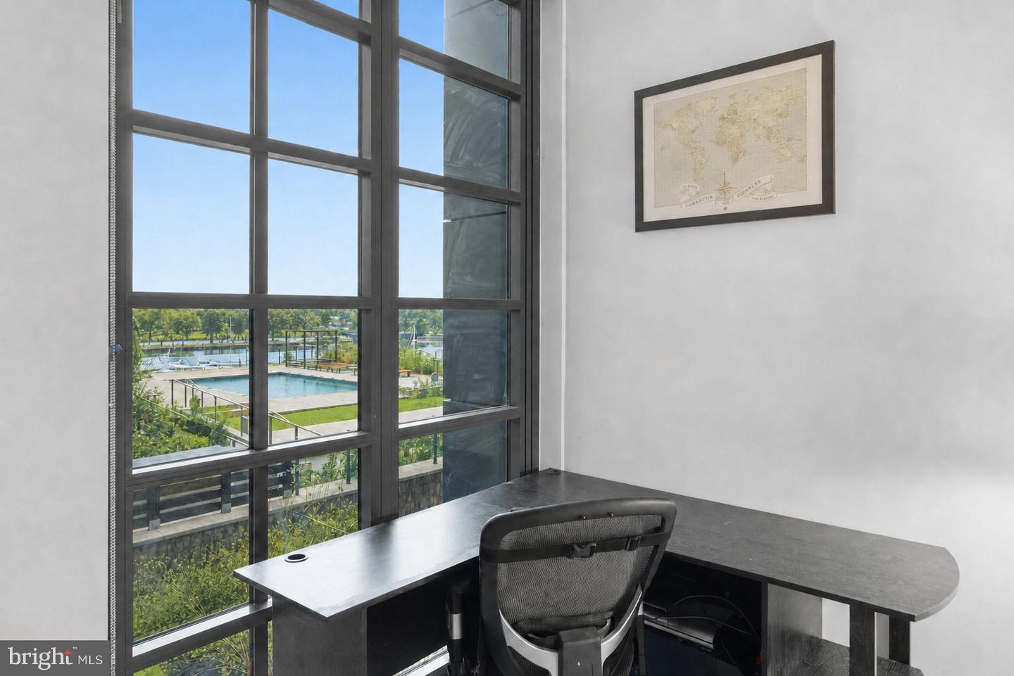45 Sutton Sq Sw #403 Property Photo 22