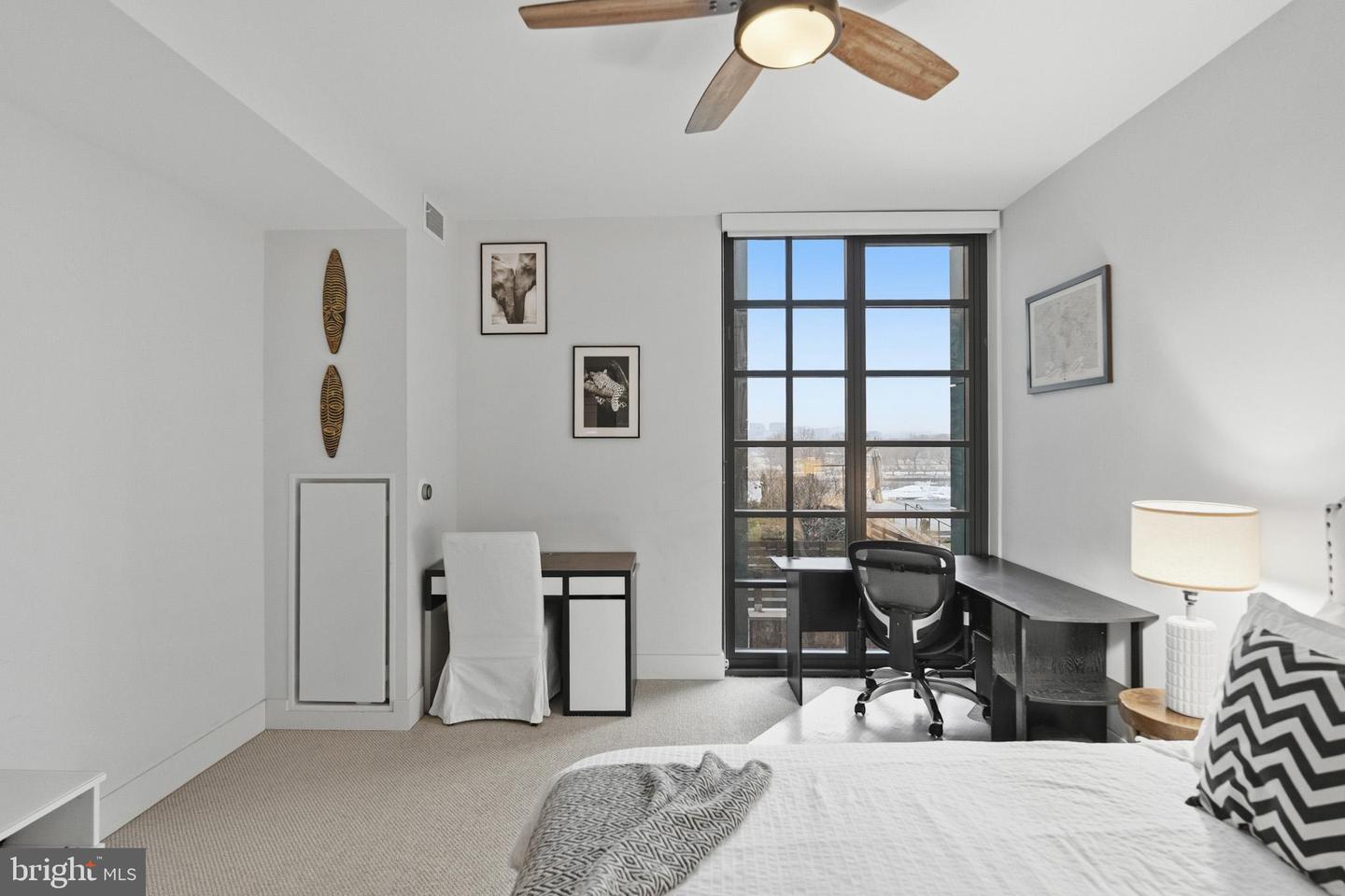 45 Sutton Sq Sw #403 Property Photo 23