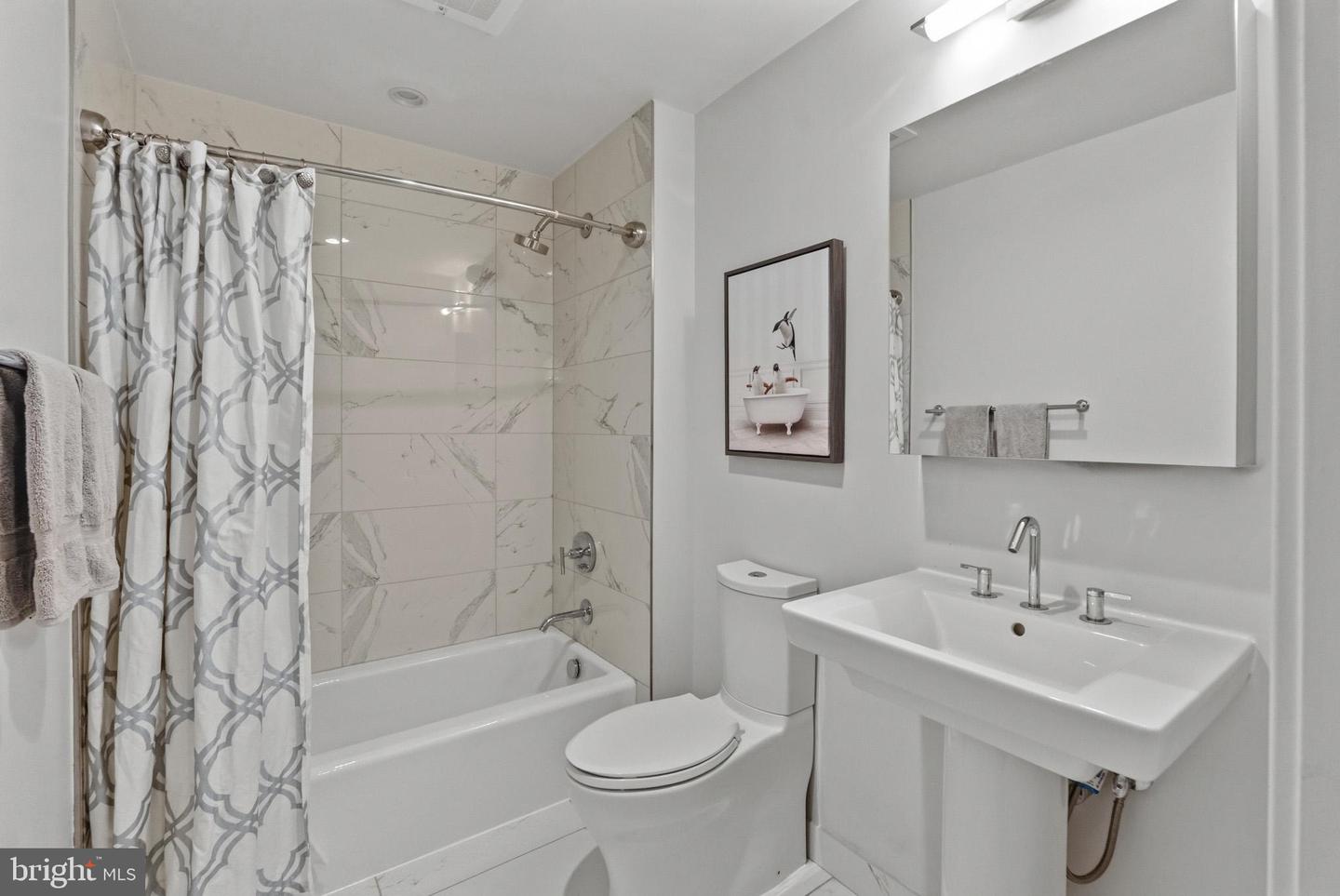 45 Sutton Sq Sw #403 Property Photo 26