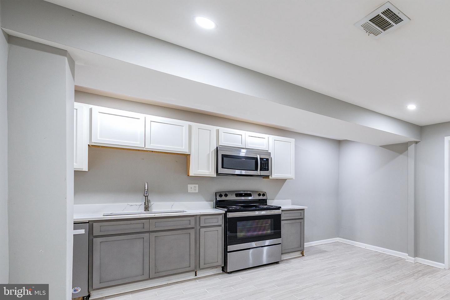 1235 Shepherd St Nw #2 Property Photo 6
