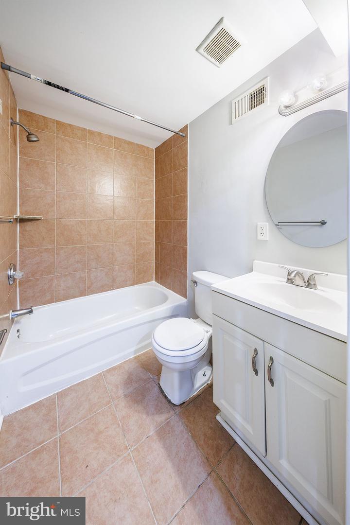 1235 Shepherd St Nw #2 Property Photo 15