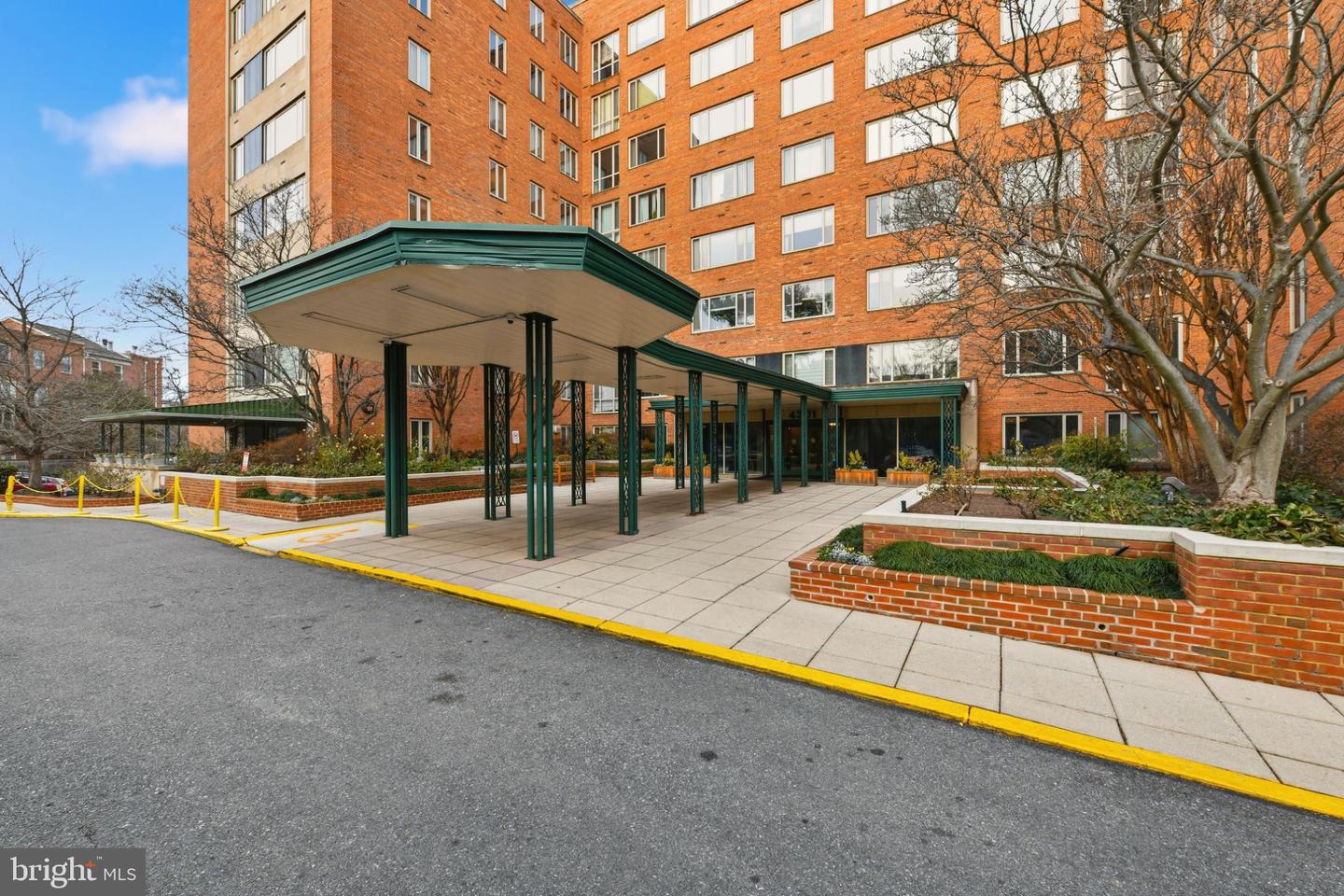 4301 MASSACHUSETTS AVE NW #8002