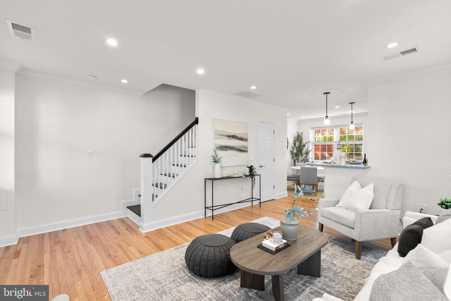 1201 Queen St Ne Property Photo 8