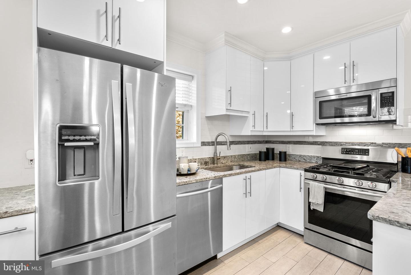 1201 Queen St Ne Property Photo 11