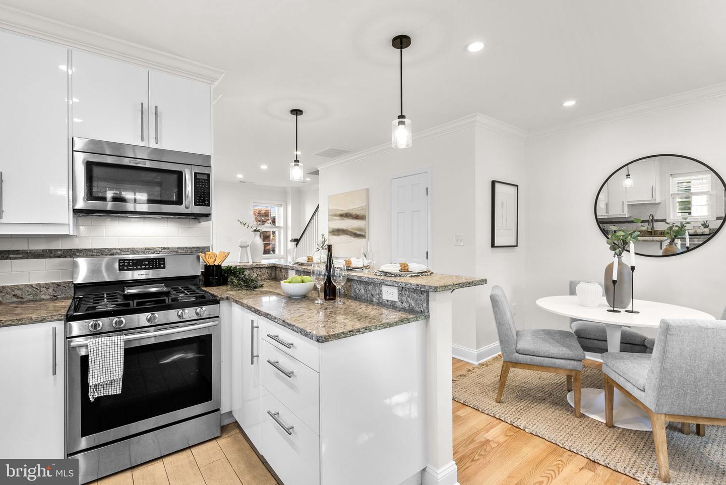1201 Queen St Ne Property Photo 12