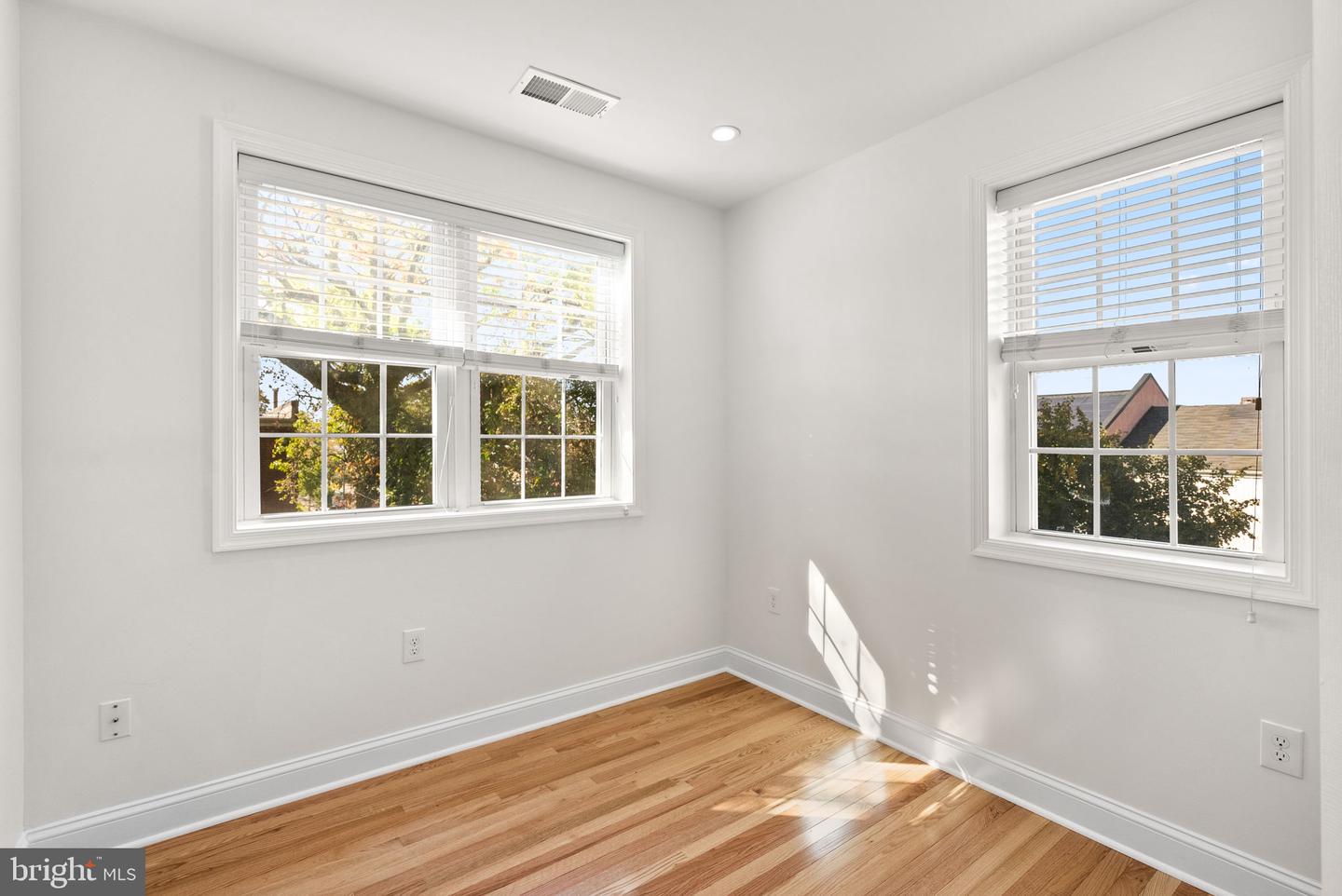 1201 Queen St Ne Property Photo 20