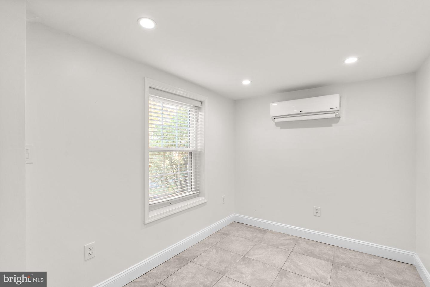 1201 Queen St Ne Property Photo 40