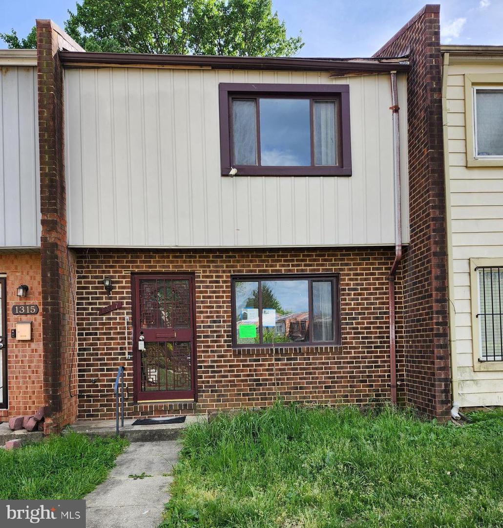 1317 Barnaby Ter Se Property Photo 1