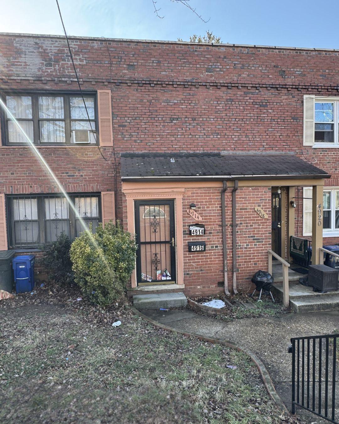 4914-4916 JUST ST NE Property Photo 1