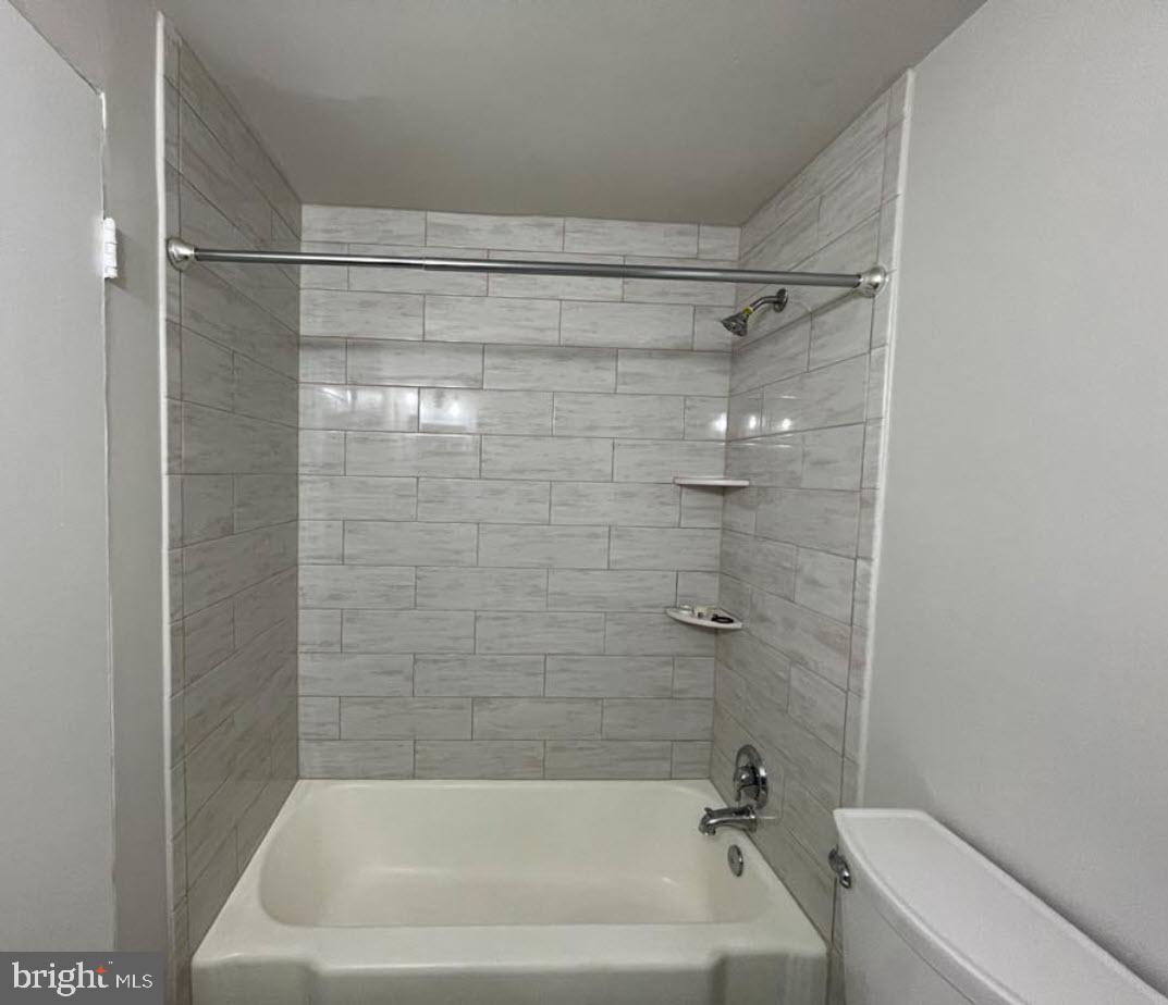 1669 Columbia Rd Nw #215 Property Photo 14