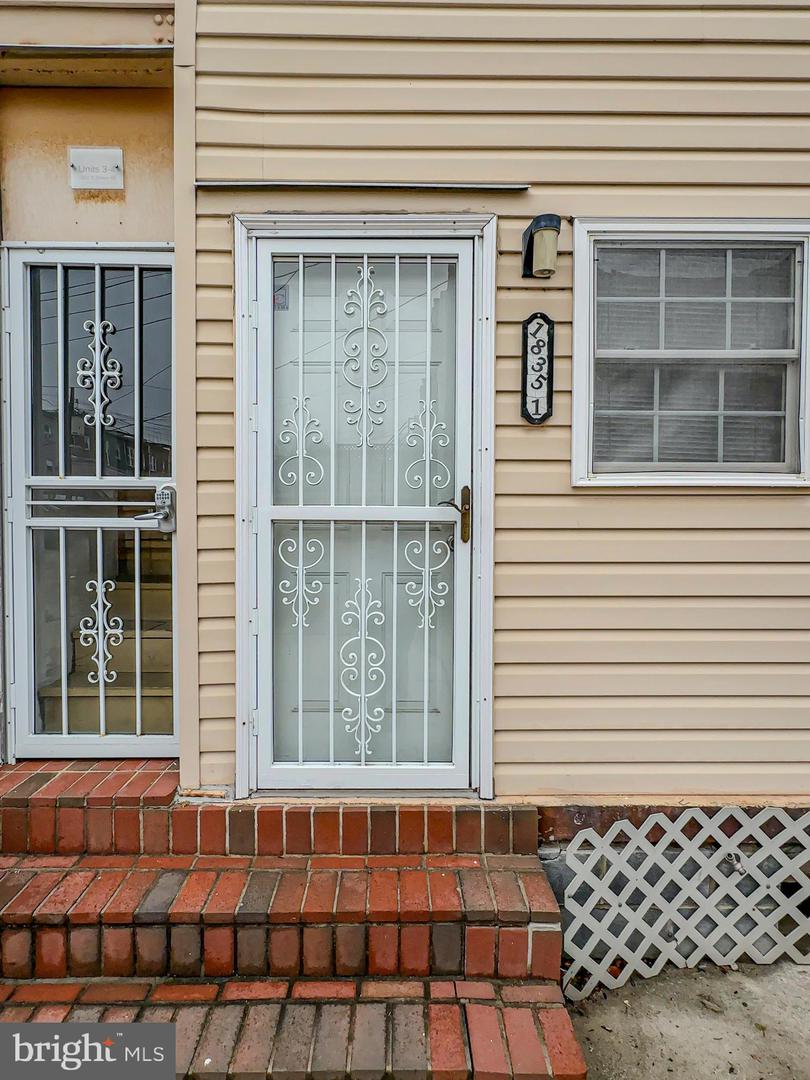 1835 D St Ne Property Photo 1