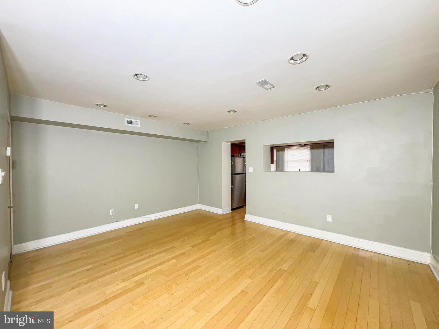 1835 D St Ne Property Photo 3