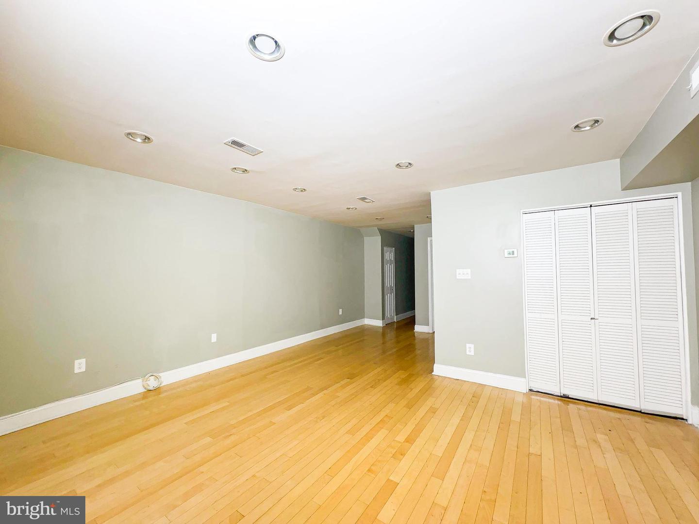 1835 D St Ne Property Photo 4