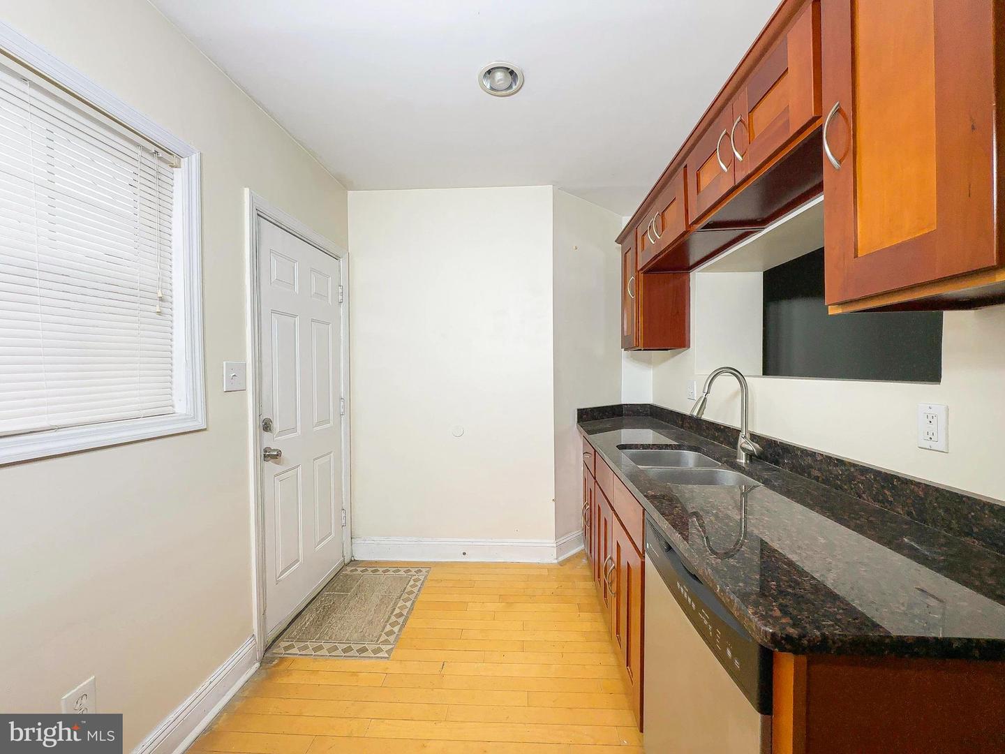 1835 D St Ne Property Photo 7