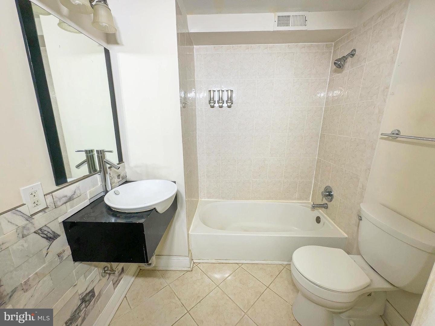 1835 D St Ne Property Photo 22