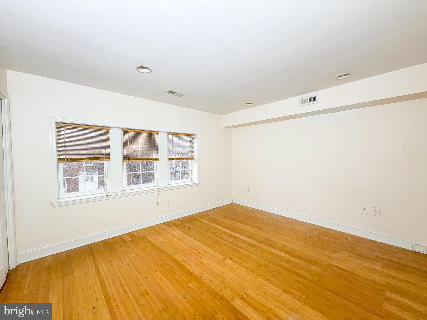1835 D St Ne Property Photo 27