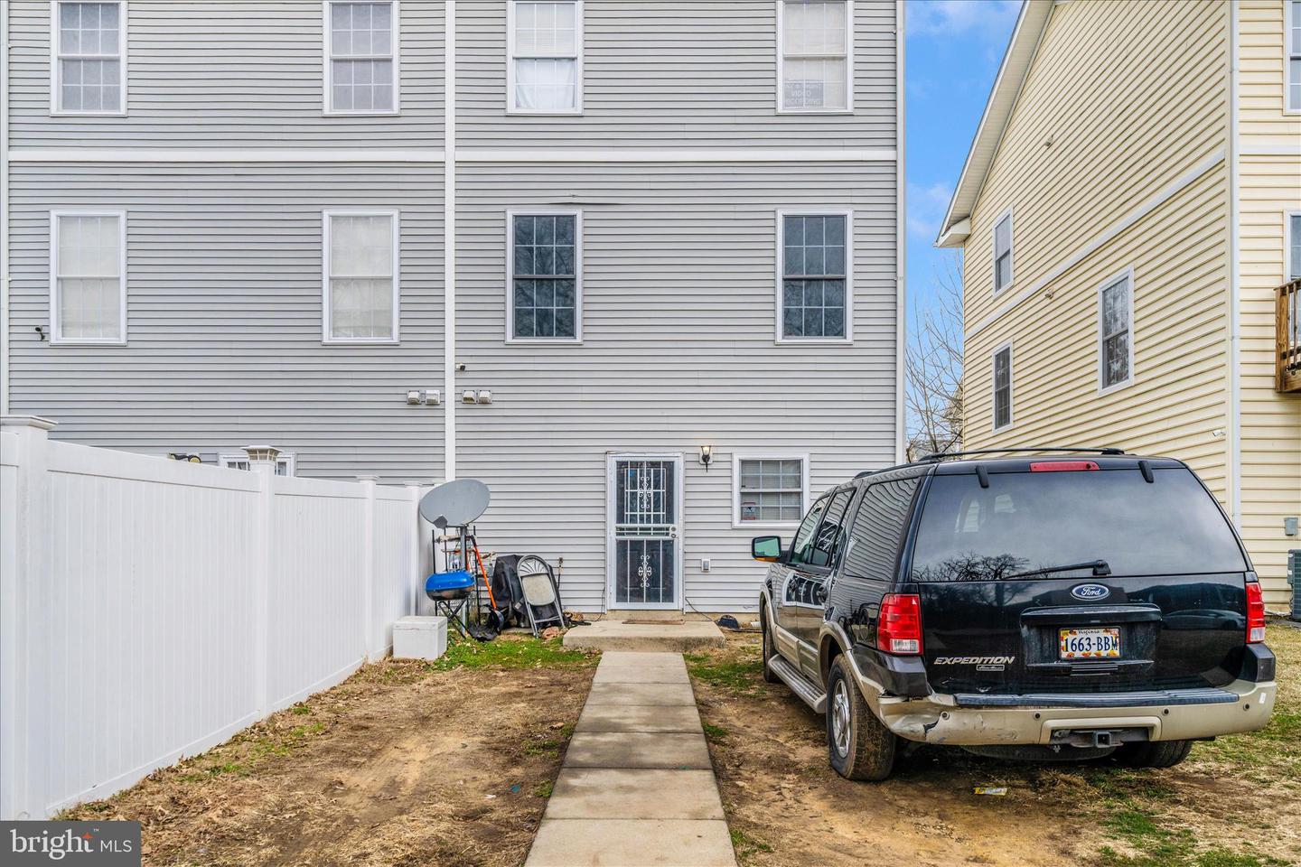 1403 Shippen Ln Se Property Photo 10