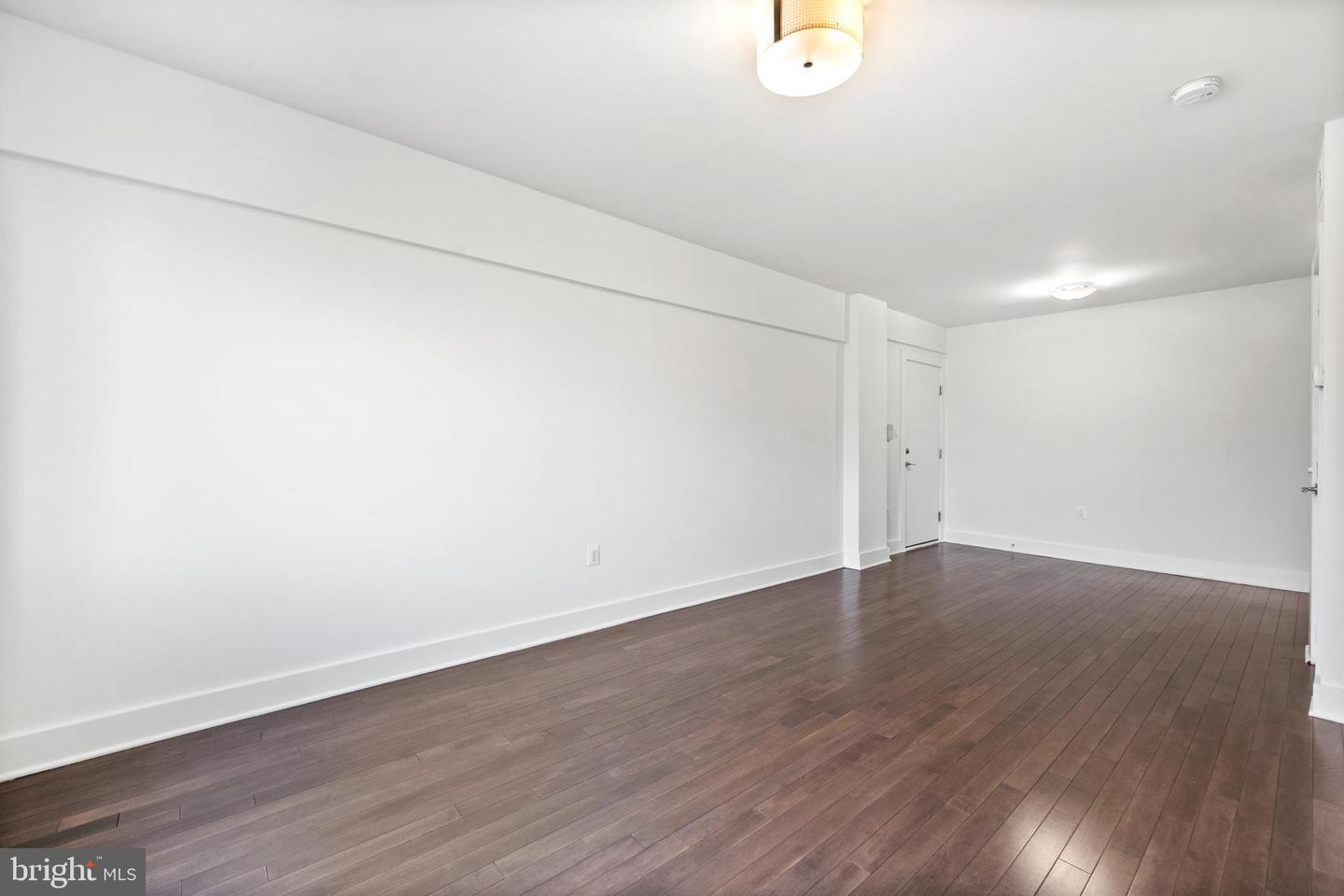 110 Gallatin St Nw #11 Property Photo 4
